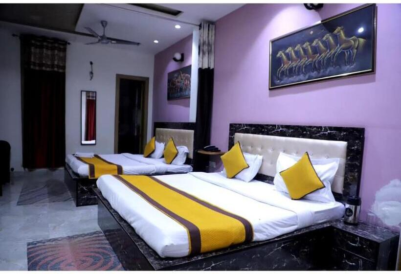 ホテル Premium Krishna Residency