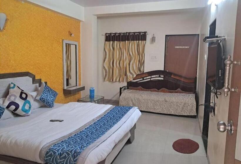 فندق Sai Raj Residency
