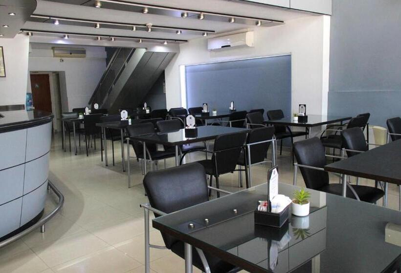 فندق Samarán Suites