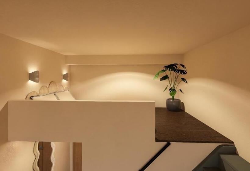 هتل The Charming By Curt Suites