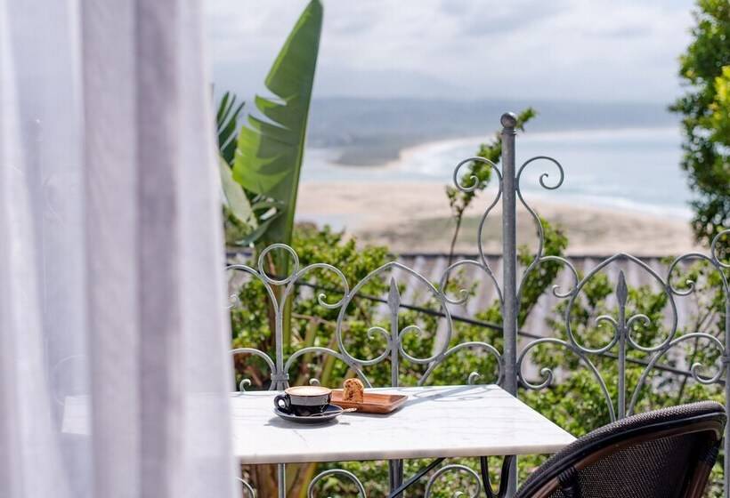 هتل The Ivory Haus