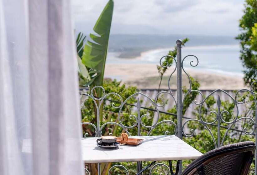 هتل The Ivory Haus