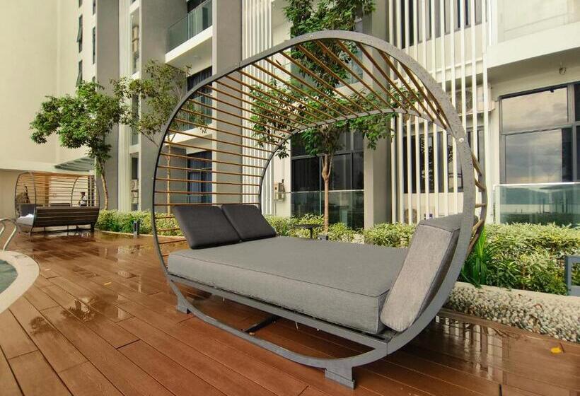 Just Chillin Seaview