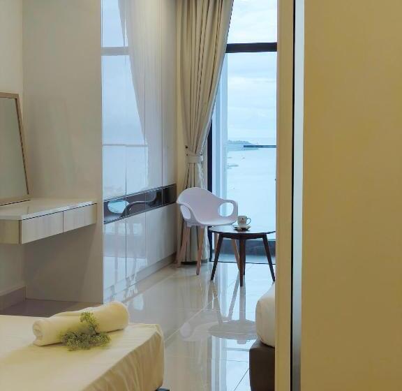 Just Chillin Seaview