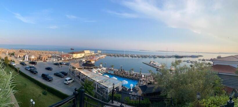 Marina Apartments St. Vlas