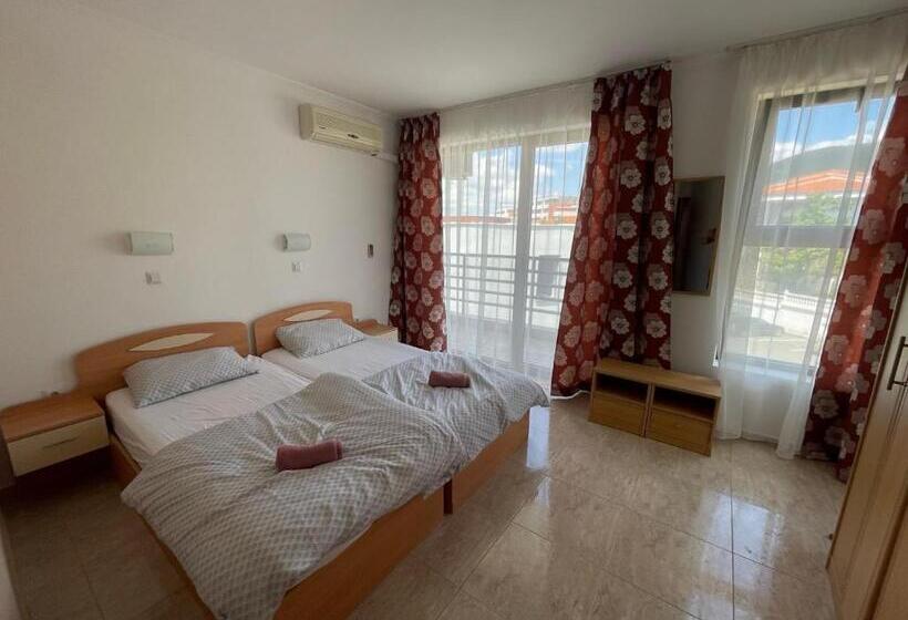 Marina Apartments St. Vlas