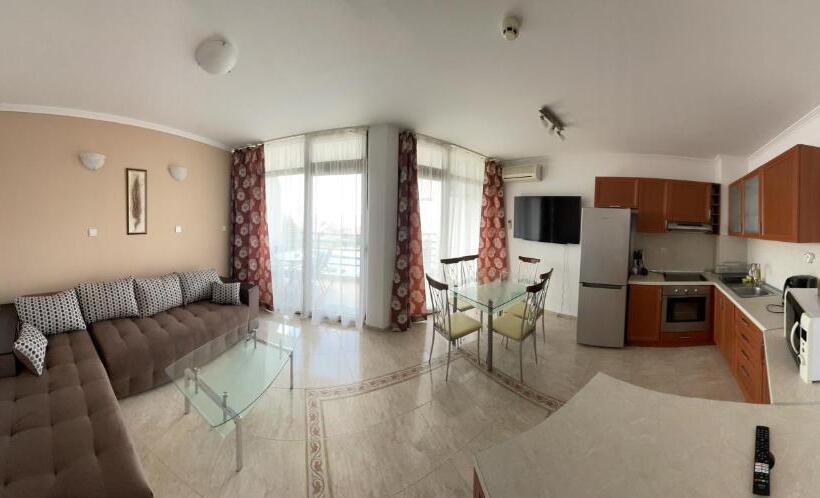 Marina Apartments St. Vlas