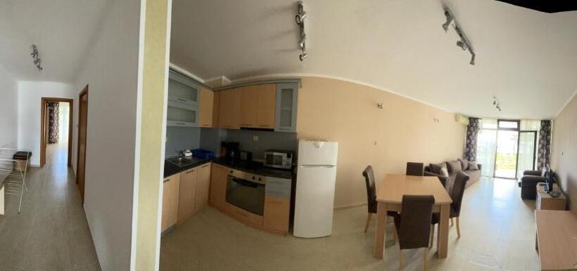 Marina Apartments St. Vlas