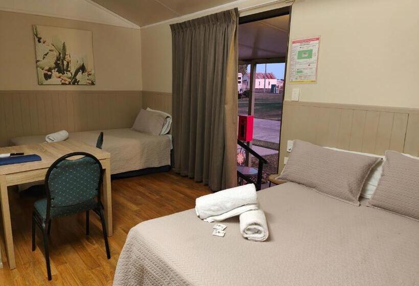 汽车旅馆  Carmila Caravan Park & Cabins