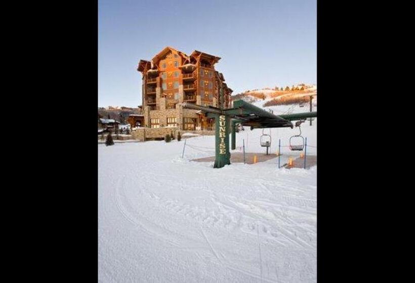 Ski In & Out At Canyons, Pet Friendly, Cozy Fireplace, Sleeps 10