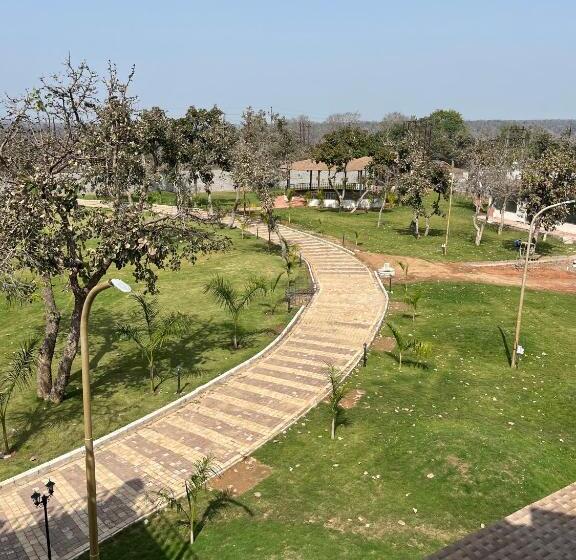 Narwar Lakefront Resort