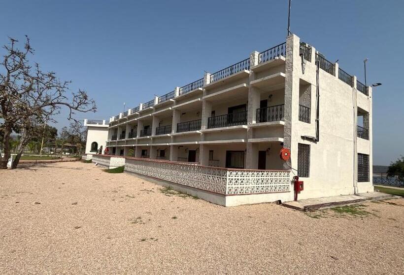 Narwar Lakefront Resort