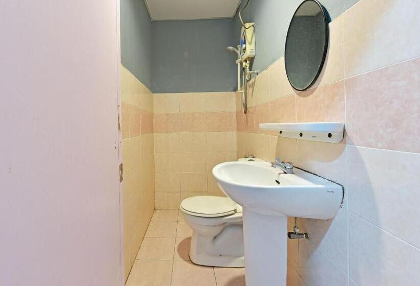 Oyo 90846 Hotel Akasia