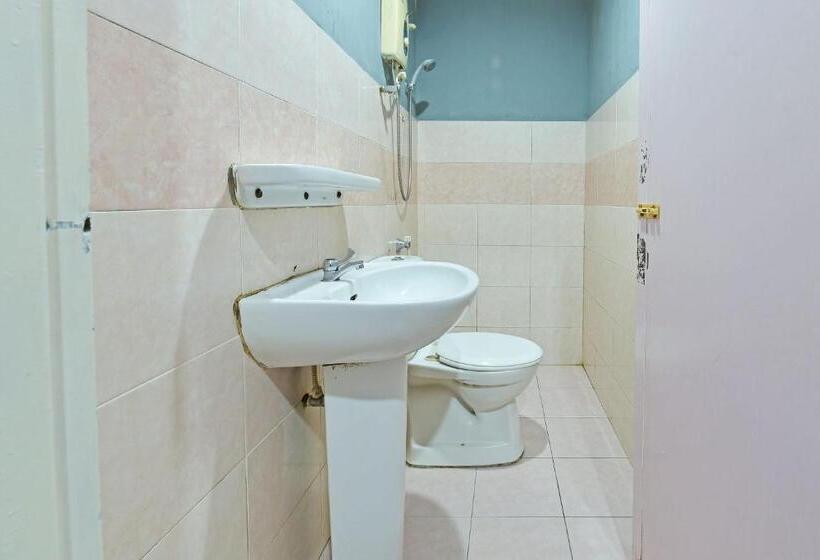 Oyo 90846 Hotel Akasia