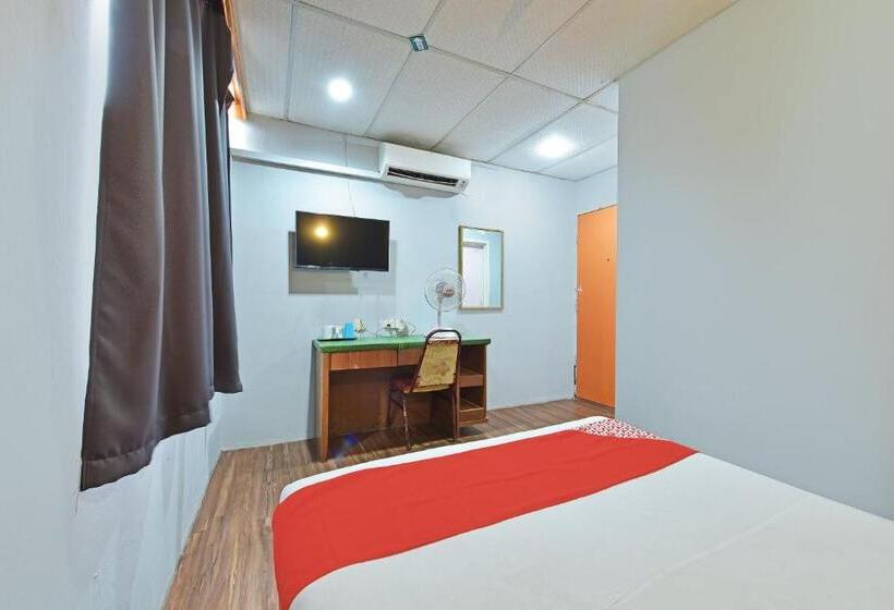 Oyo 90846 Hotel Akasia