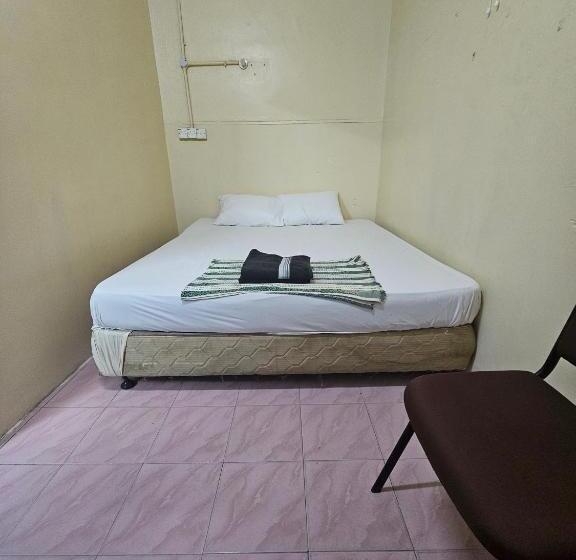 Oyo 90867 Hotel Bintang Inns