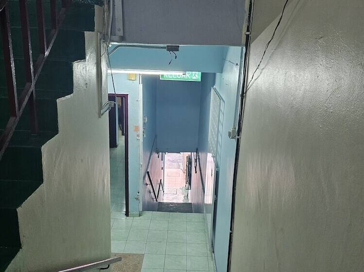 Oyo 90867 Hotel Bintang Inns