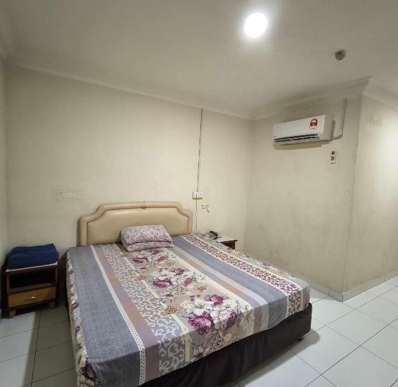 Oyo 90895 Hotel Ikia