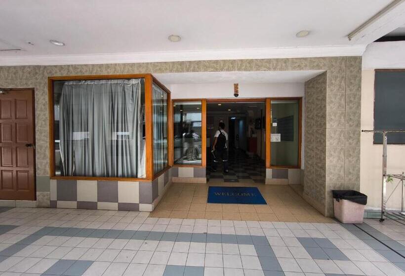 Oyo 90895 Hotel Ikia