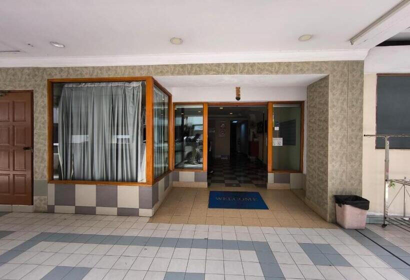 Oyo 90895 Hotel Ikia