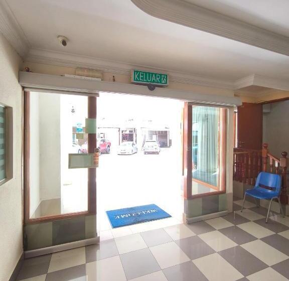 Oyo 90895 Hotel Ikia