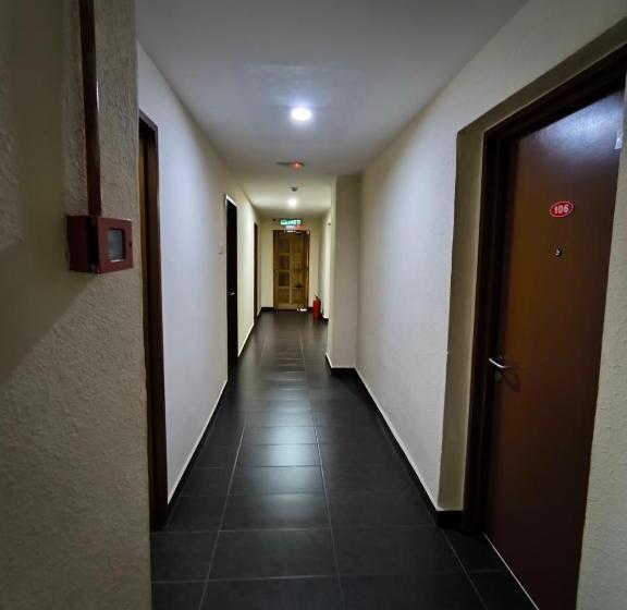 Oyo 90895 Hotel Ikia