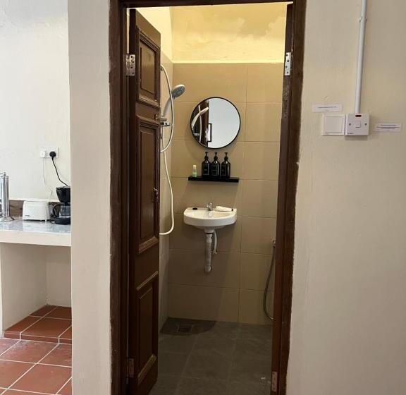 פנסיון Aayu Stewart