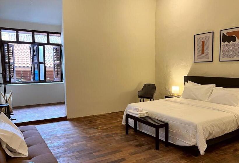 פנסיון Aayu Stewart