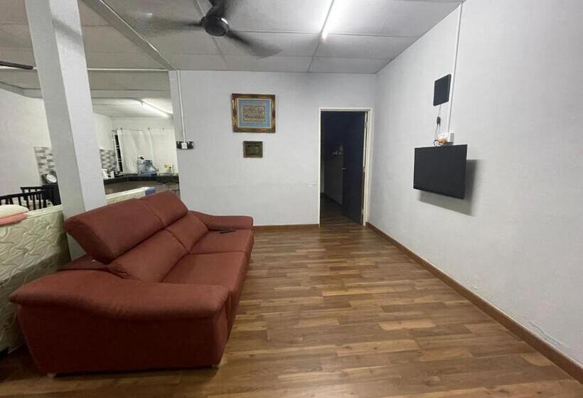 פנסיון Adeela Homestay @ Bandar Kuantan