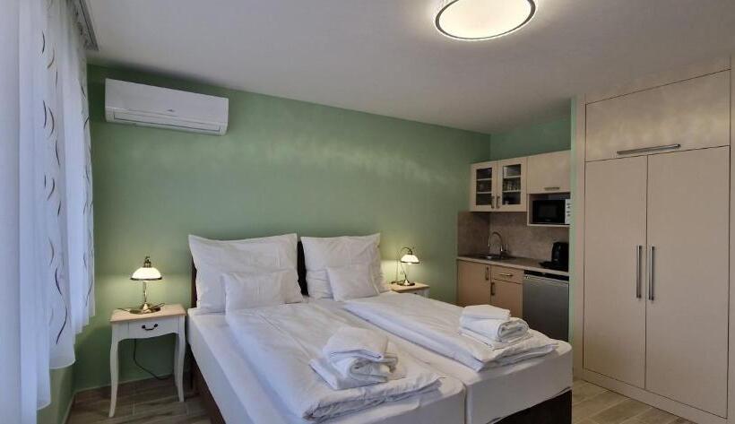 Пансион Anton Apartmanház