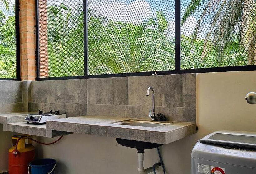 膳宿费 Brik  N Bata