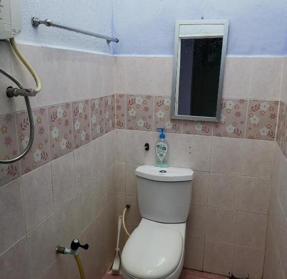 بنسيون Desa Kemboja Homestay