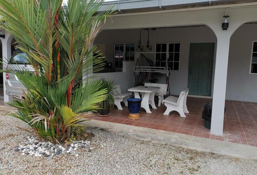 펜션 Desa Kemboja Homestay