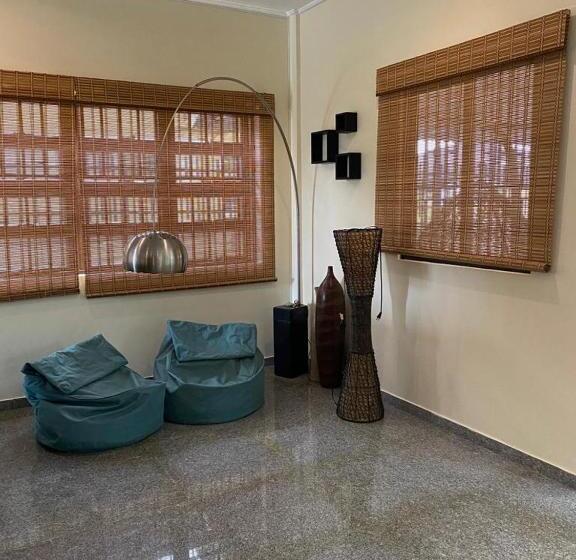 پانسیون Elementz Villa