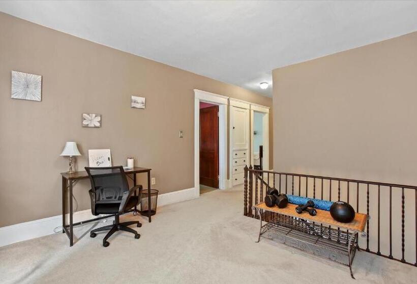 پانسیون Greenridge Getaway:near Universities & Attractions