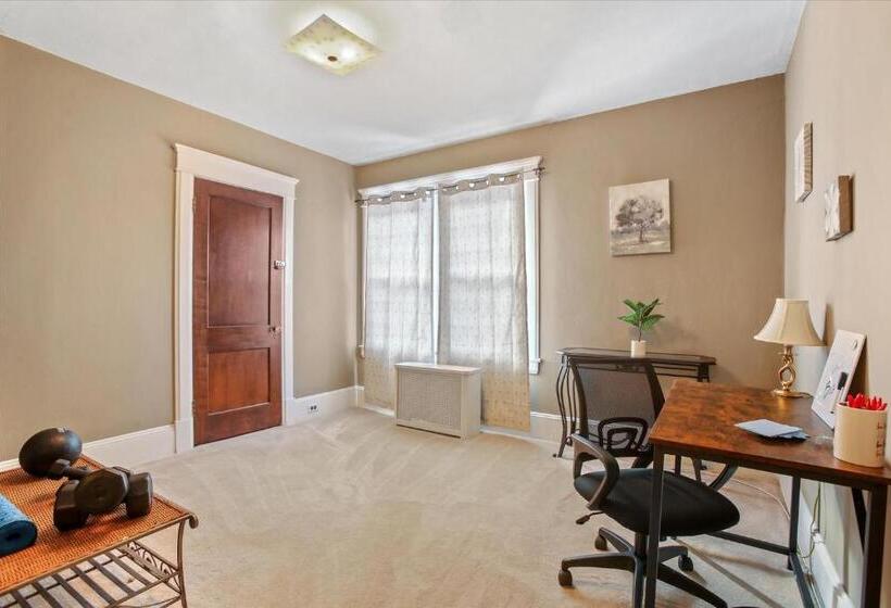 پانسیون Greenridge Getaway:near Universities & Attractions