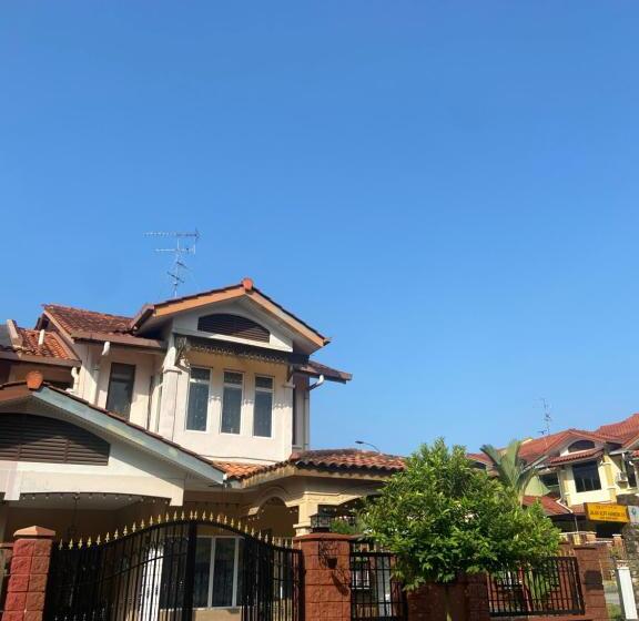 Пансион Guesthouse Khatib