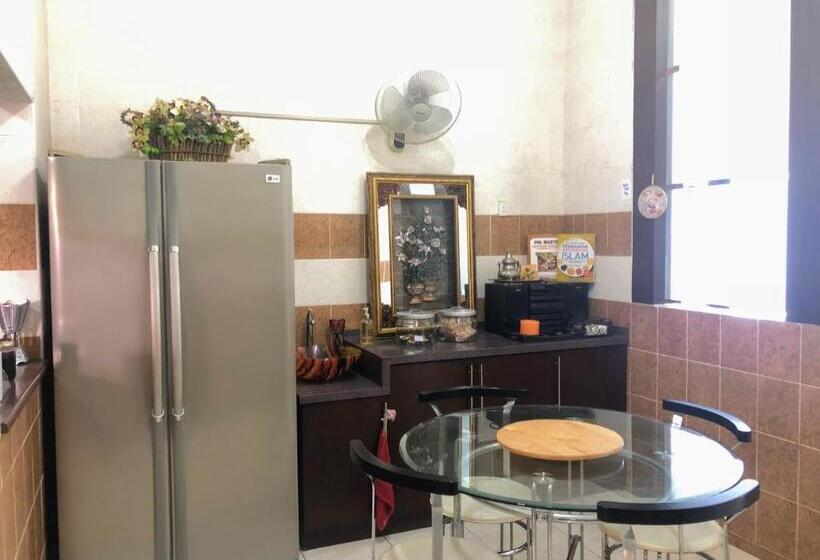 Пансион Guesthouse Khatib