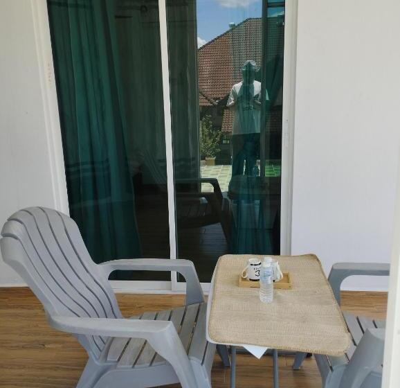 פנסיון Inap Idaman 7 5 Pax 2 Queen Plus 1 Sofa Bed