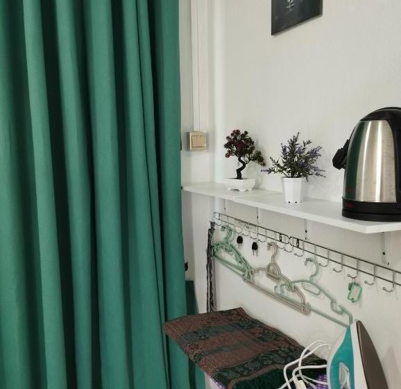 פנסיון Inap Idaman 7 5 Pax 2 Queen Plus 1 Sofa Bed