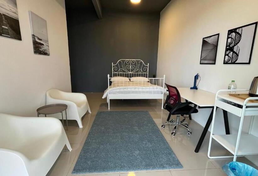 Pension Jane And Hari Lakehouse