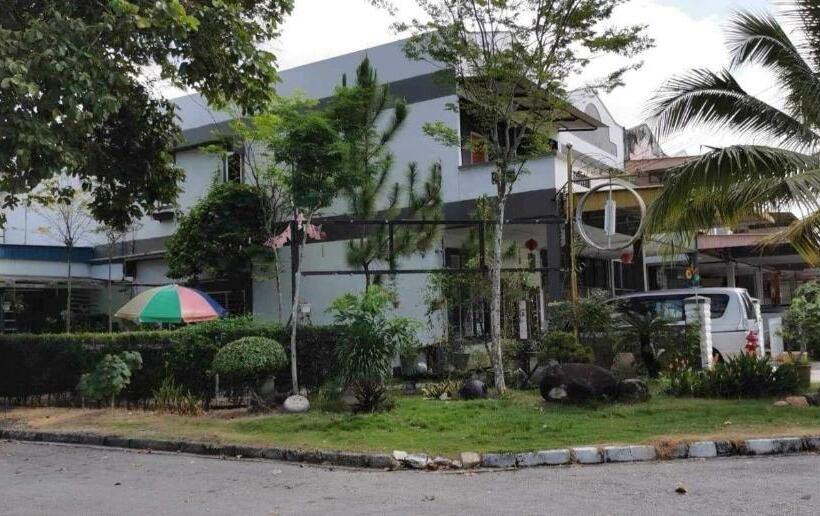 פנסיון Lung Tok Entreprise 茶馆民宿