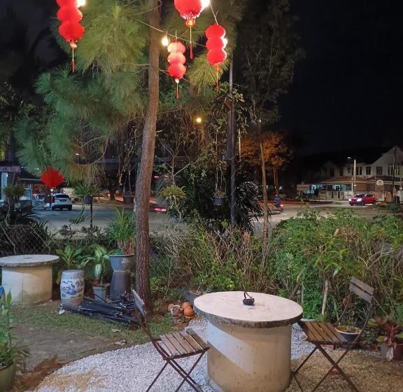 פנסיון Lung Tok Entreprise 茶馆民宿