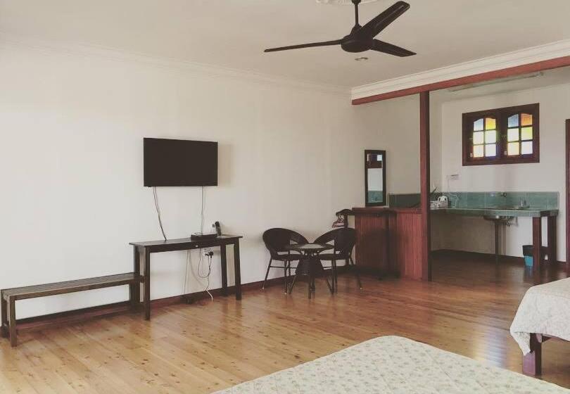 Пансион Millbrook House Terengganu