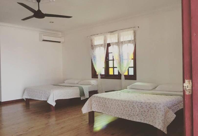 Пансион Millbrook House Terengganu