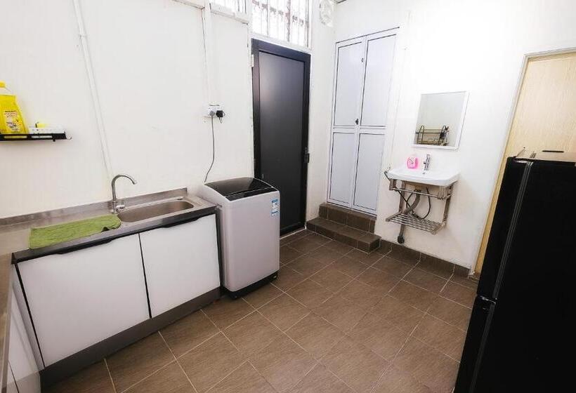 Пансион Monstera Guesthouse