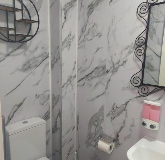 膳宿费 Pinewood Guest House