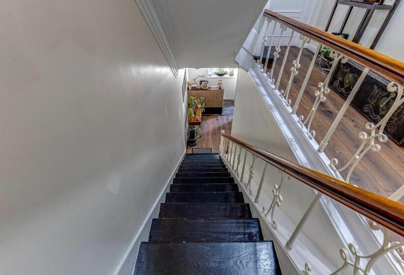 پانسیون Quiet View Rooms