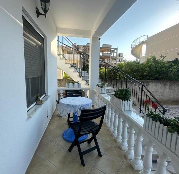 פנסיון Rooms At Lume