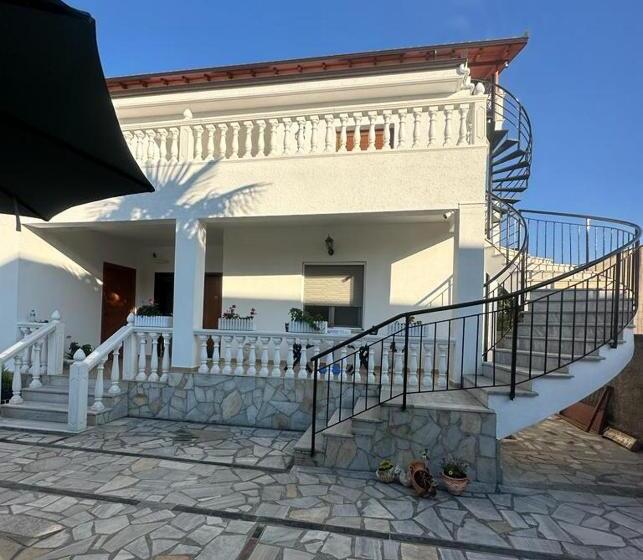 پانسیون Rooms At Lume